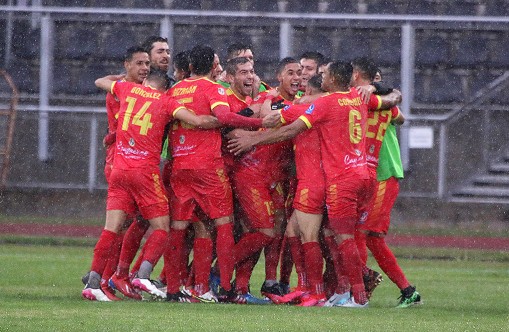 Cauquenes frenó a San Marcos de Arica